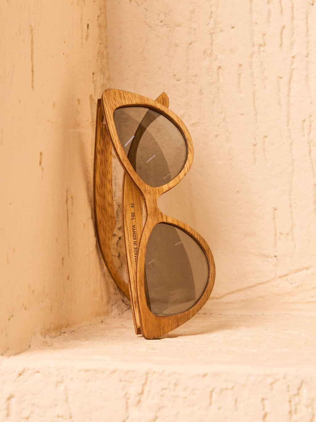 Waridi Paka Sunglasses - Mvule wood