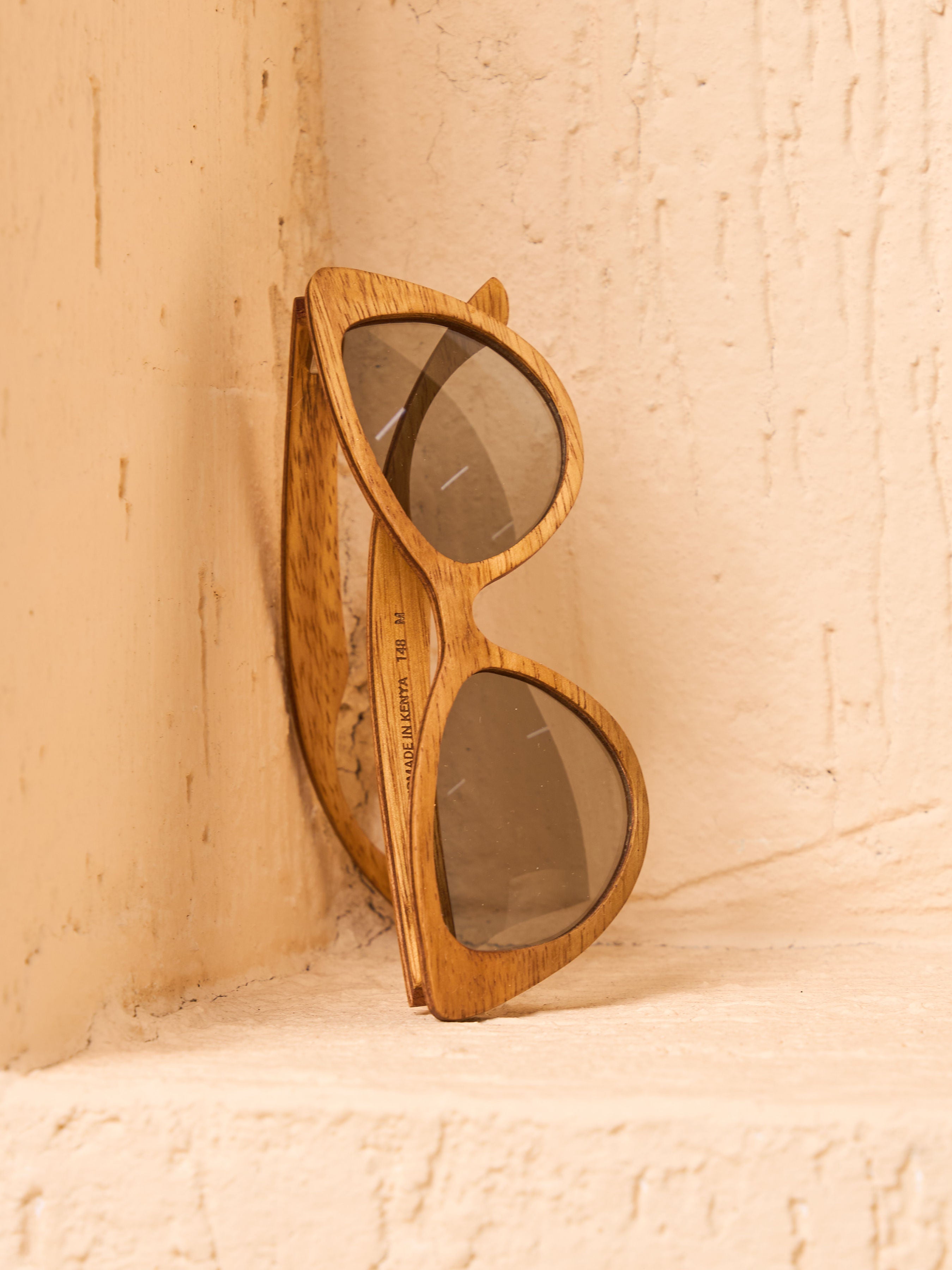 Waridi Paka Sunglasses - Mvule wood