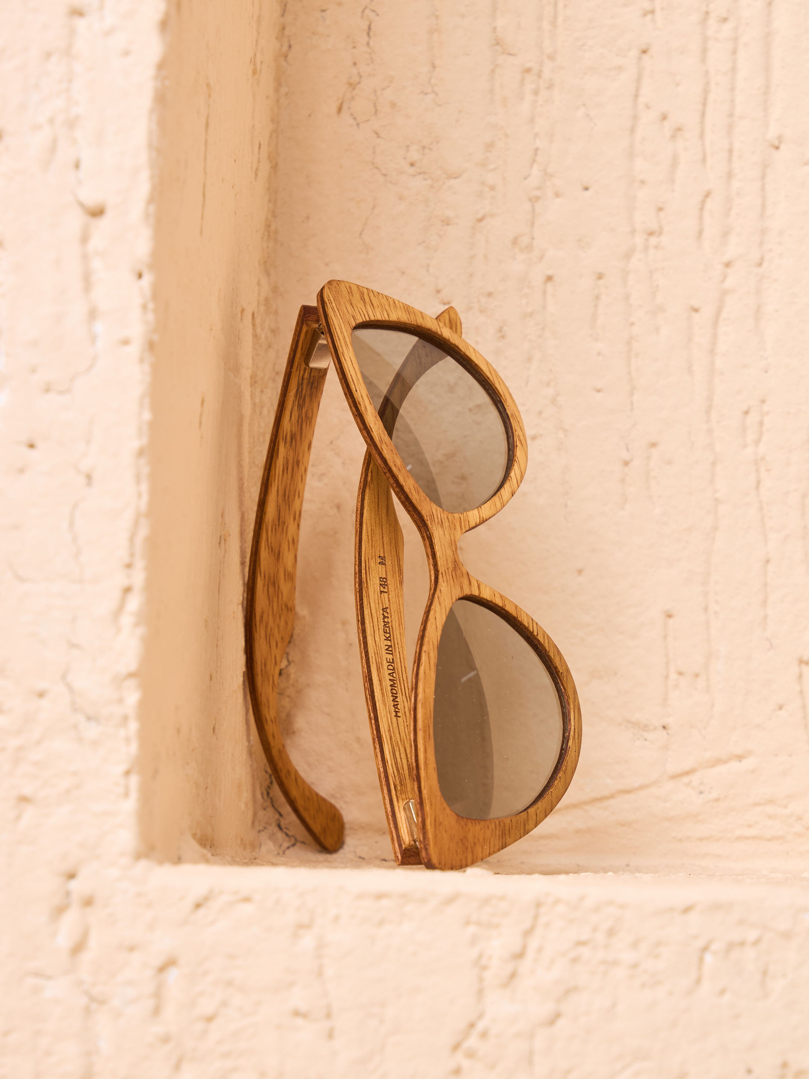 Waridi Paka Sunglasses - Mvule wood