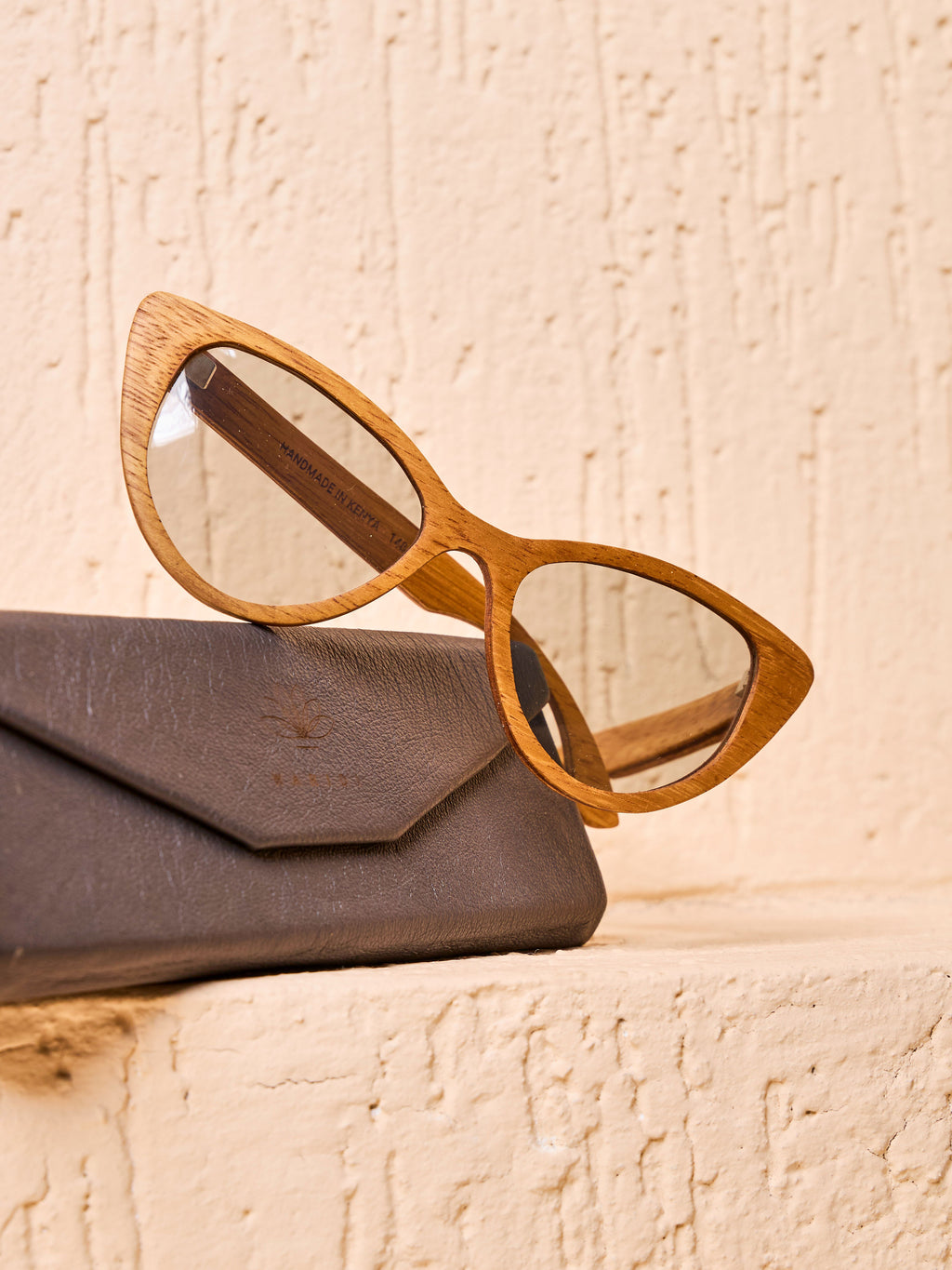 Waridi Paka Sunglasses - Mvule wood