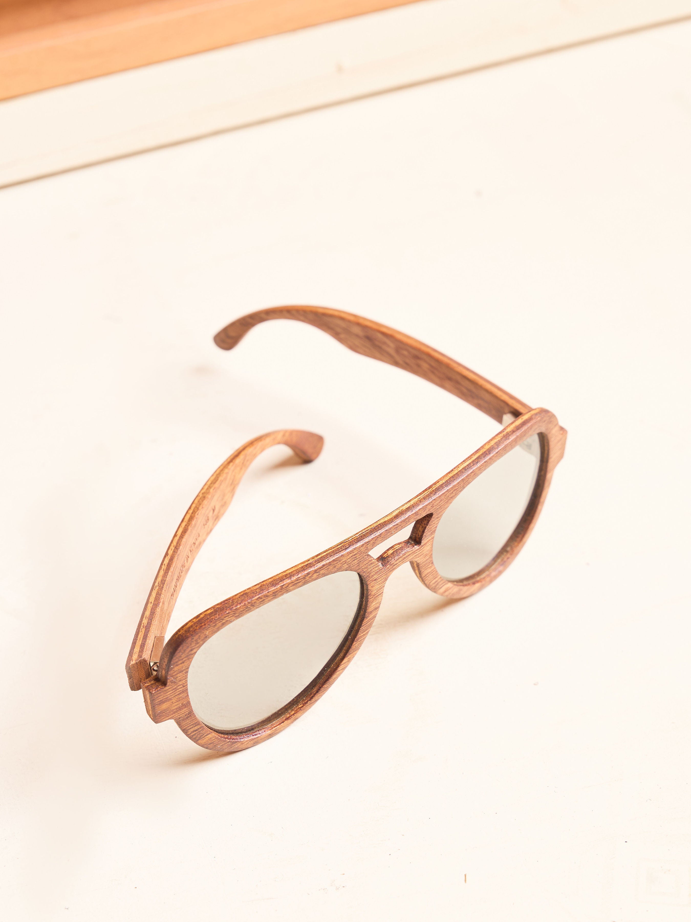 Waridi Tai sunglasses -Mahogany wood