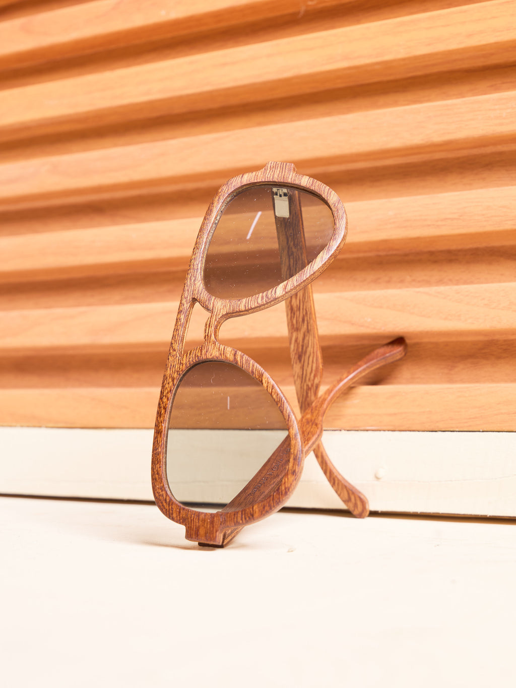 Waridi Tai sunglasses -Mahogany wood
