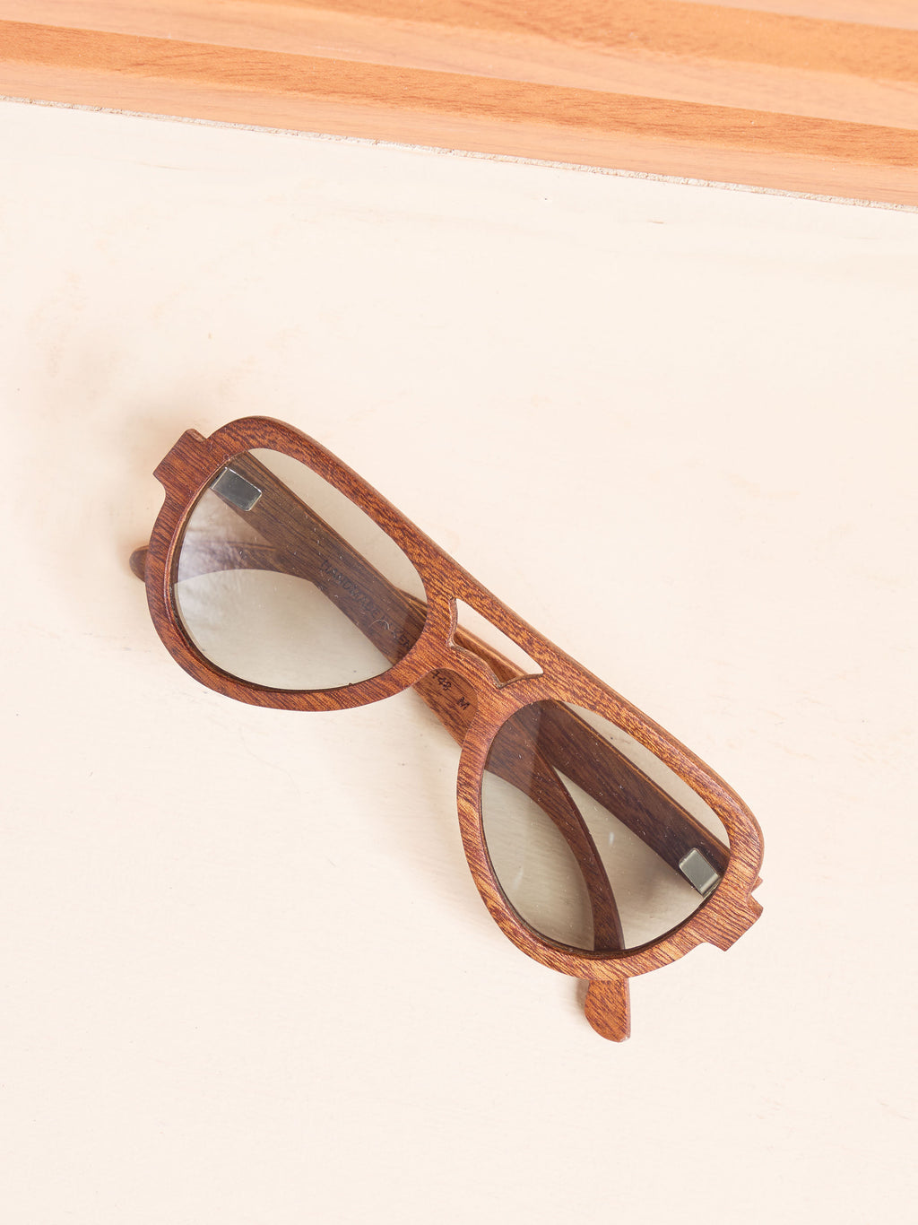 Waridi Tai sunglasses -Mahogany wood