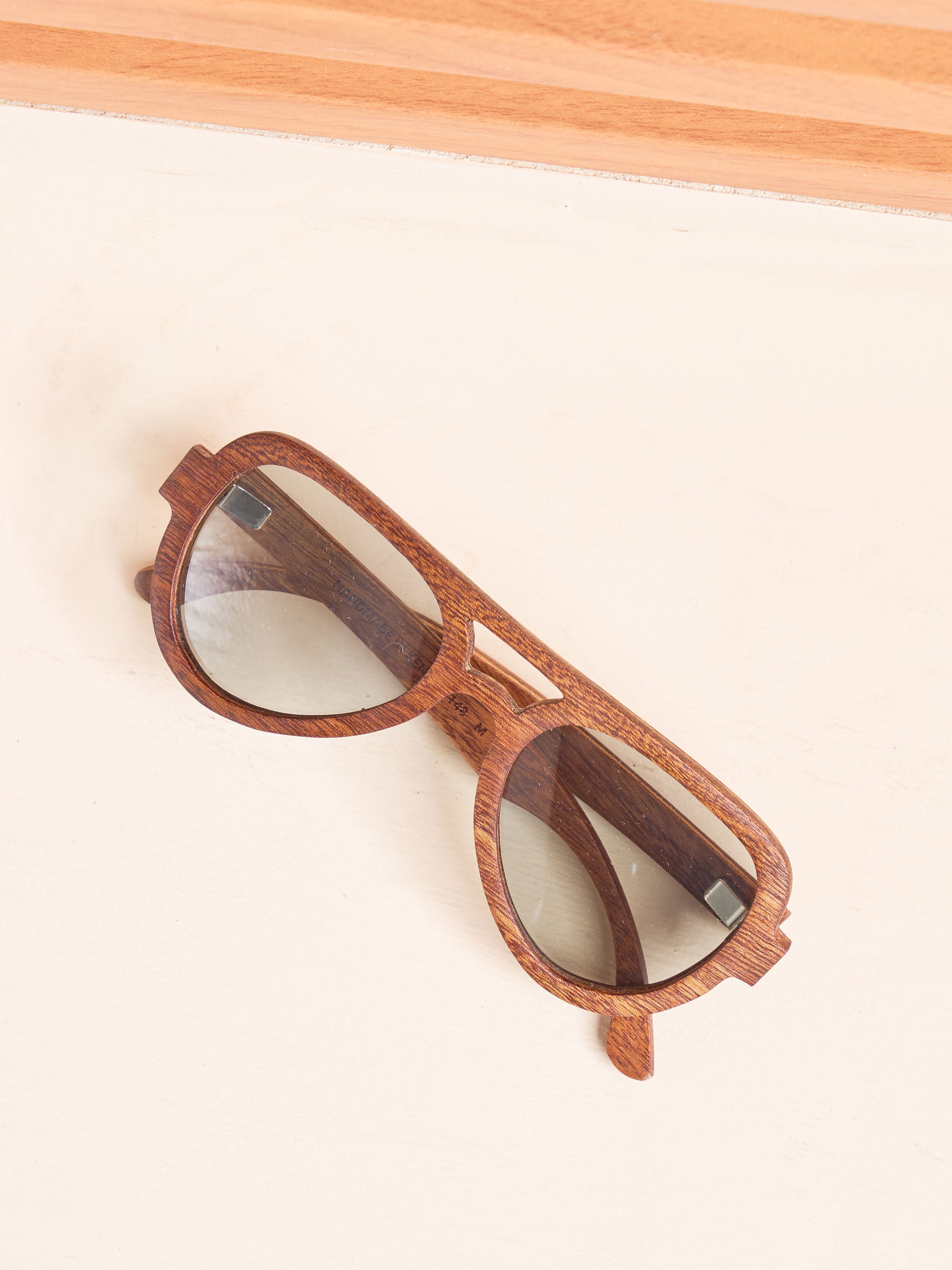 Waridi Tai sunglasses -Mahogany wood