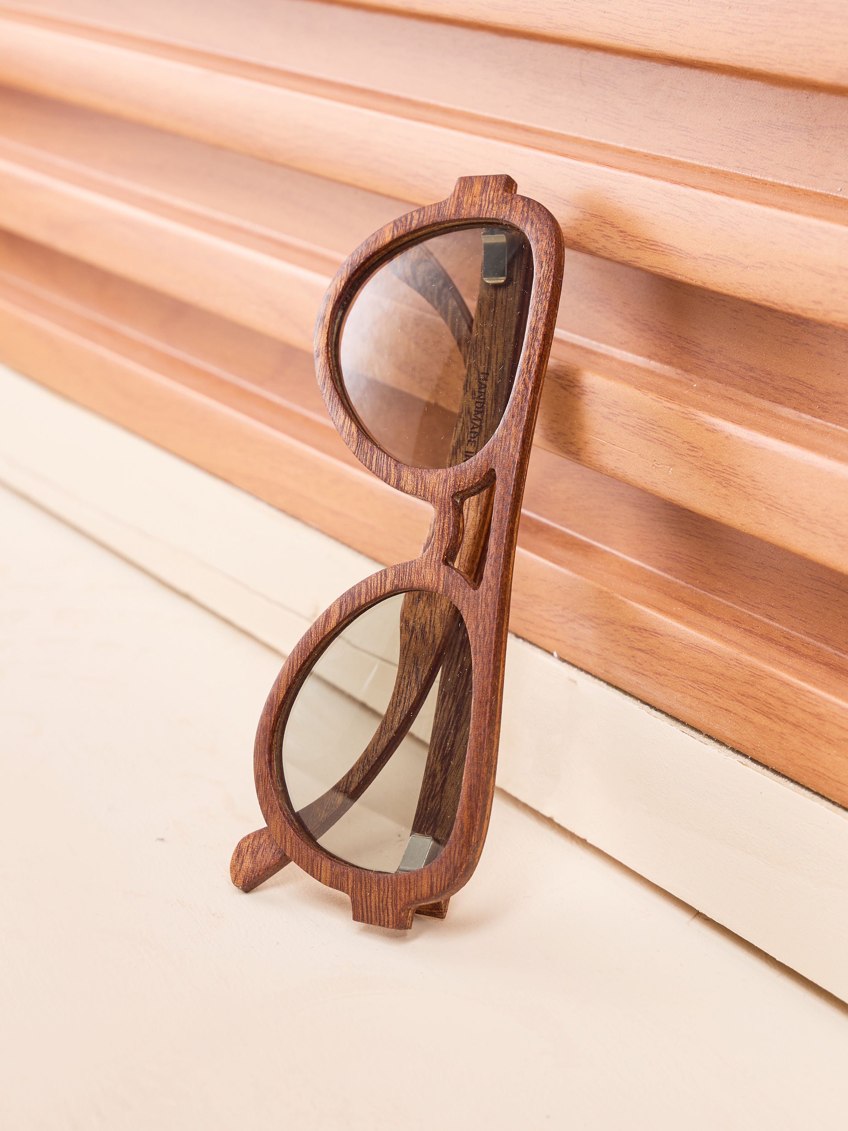Waridi Tai sunglasses -Mahogany wood