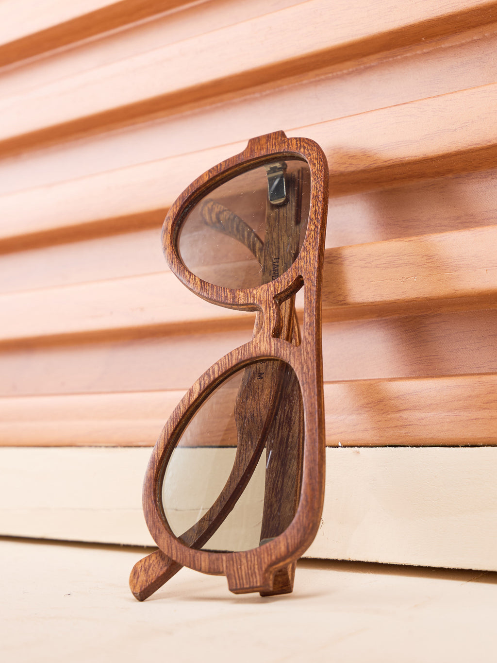 Waridi Tai sunglasses -Mahogany wood