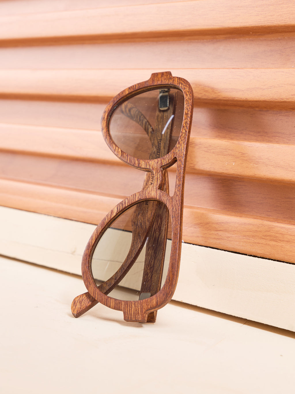 Waridi Tai sunglasses -Mahogany wood