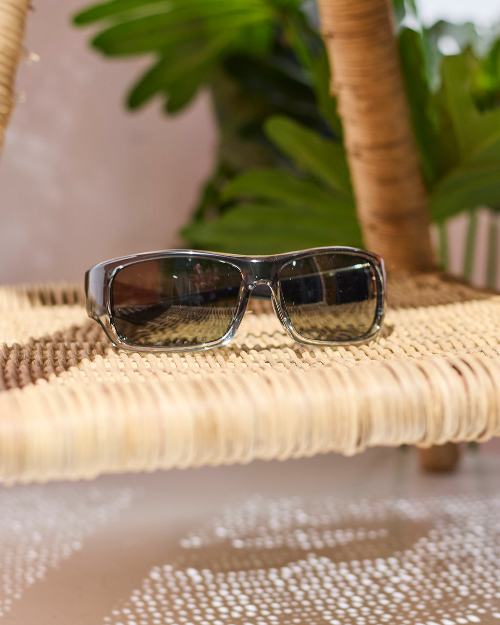 Waridi Kipeo Grey Sunglasses