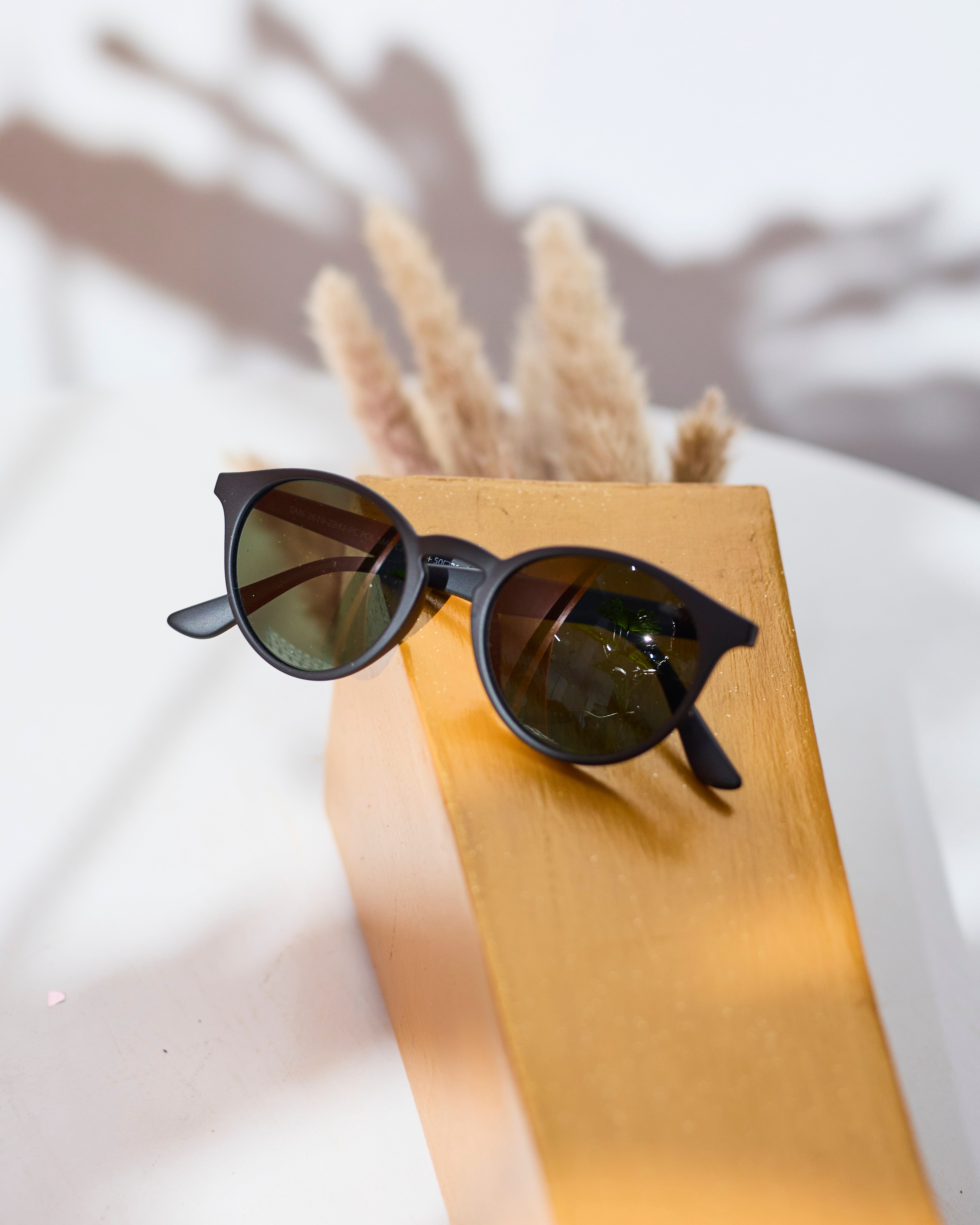 Waridi BlackMoa Sunglasses