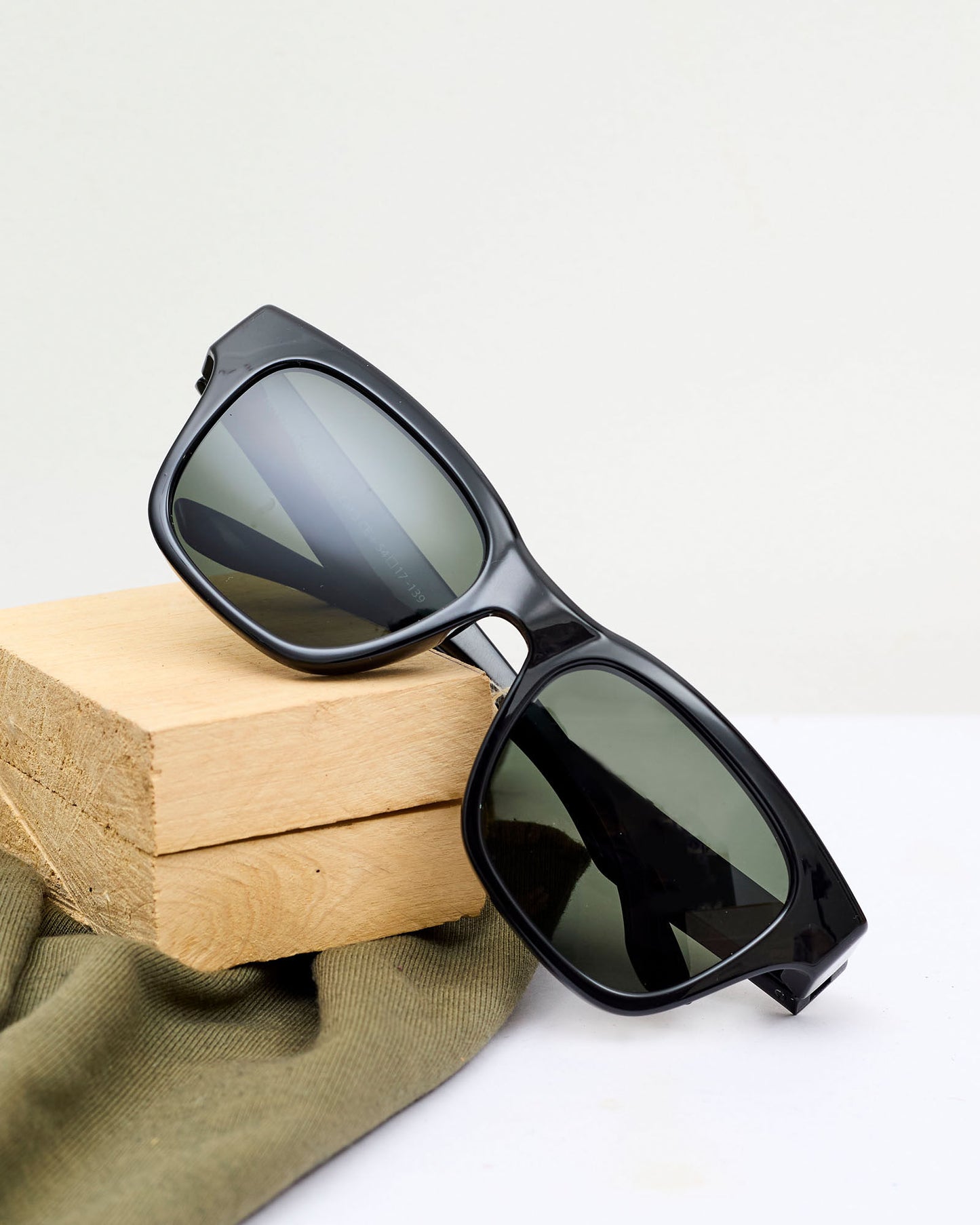 Waridi Black Panther Sunglasses