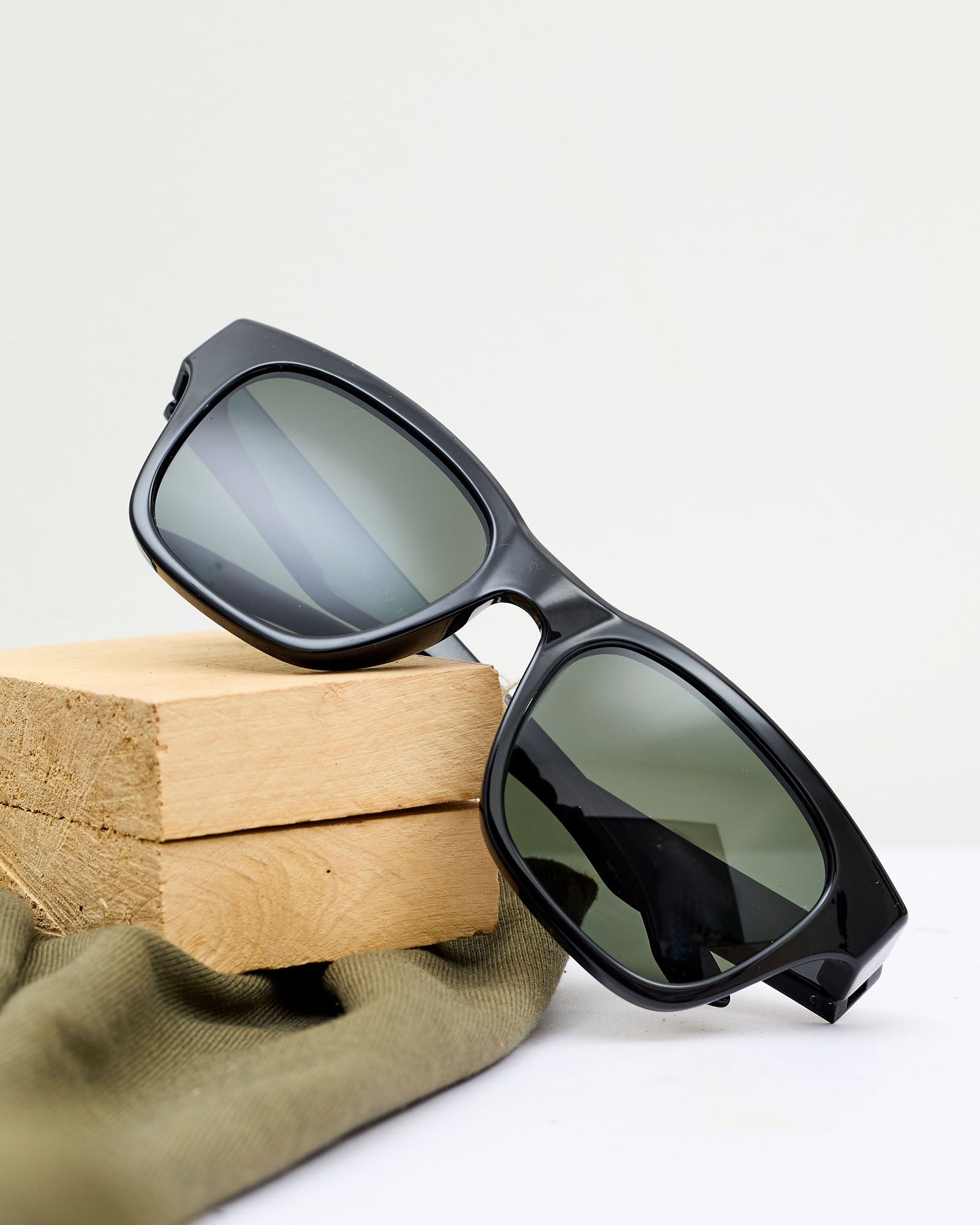 Waridi Black Panther Sunglasses
