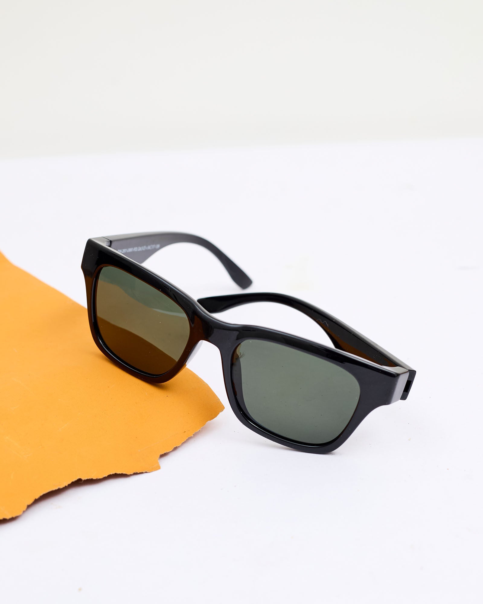 Waridi Black Panther Sunglasses