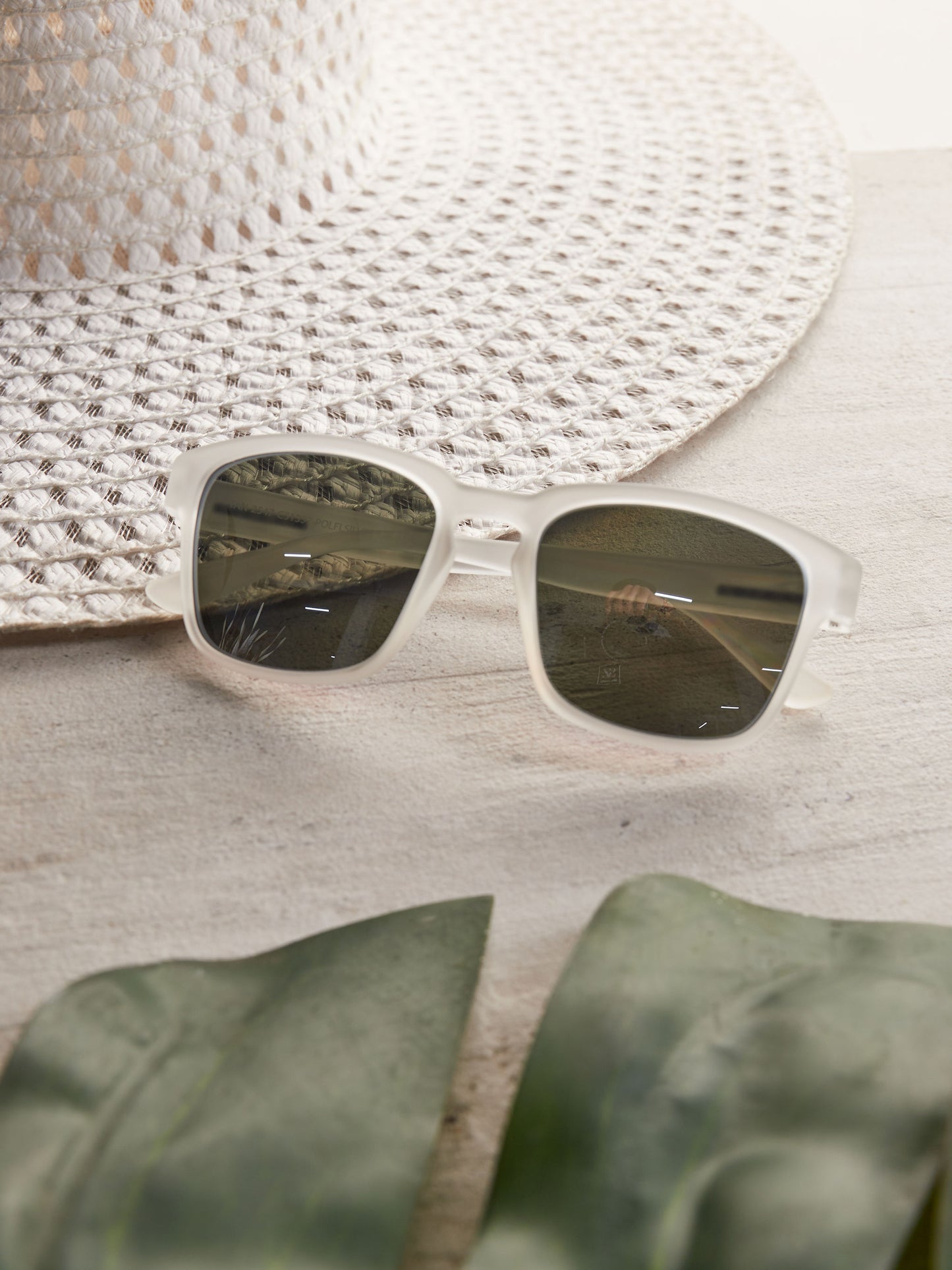 Waridi Eyewear Unisex Lily Sunglasses - White